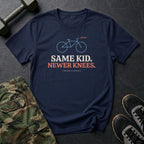 Same Kid. Newer Knees. T-Shirt in Navy
