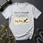 I Don't Skip Leg Day. I Just Reschedule It. T-Shirt in Ice Grey
